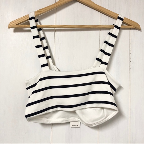 BB Dakota Optik White Knot Front Stripe Crop Top - Picture 6 of 8